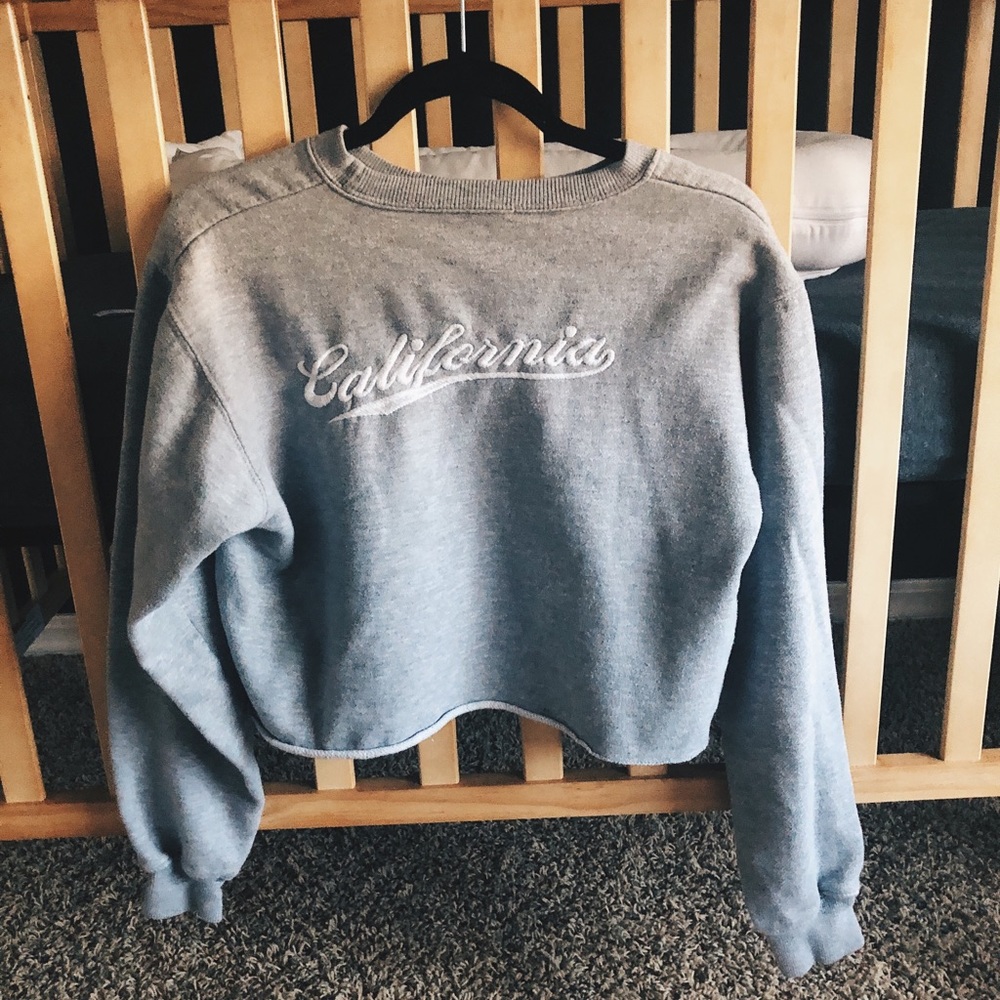 Brandy Melville John Galt California Crop Sweater